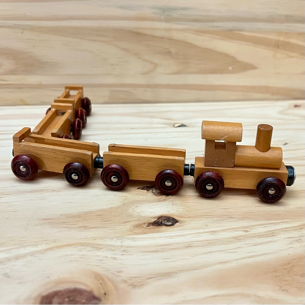 Vintage Wooden Train Set Engine & 4 Cars Classic Wood Toy Montessori Waldorf